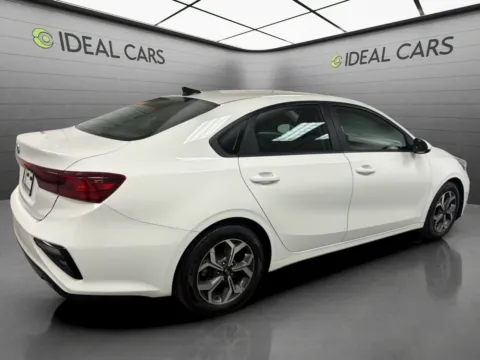 More photos of 2020 Kia Forte LXS at Ideal Cars - Broadway, AZ