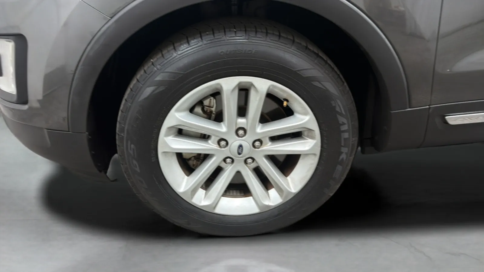 Ford Explorer photo 29