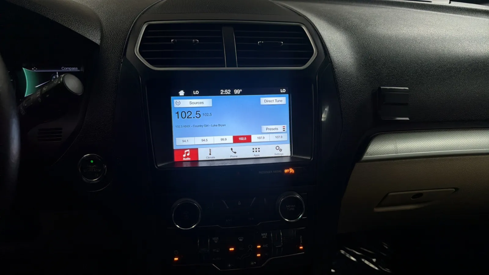 Ford Explorer photo 13