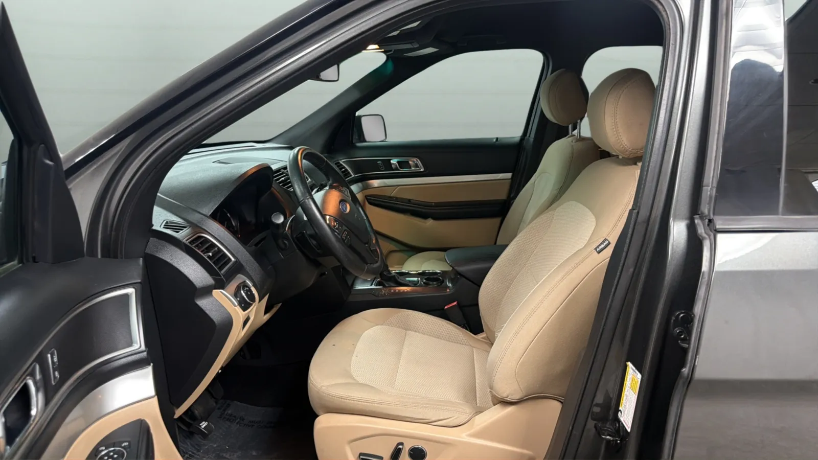 Ford Explorer photo 20