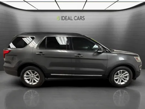 More photos of 2017 Ford Explorer XLT at Ideal Cars - Broadway, AZ