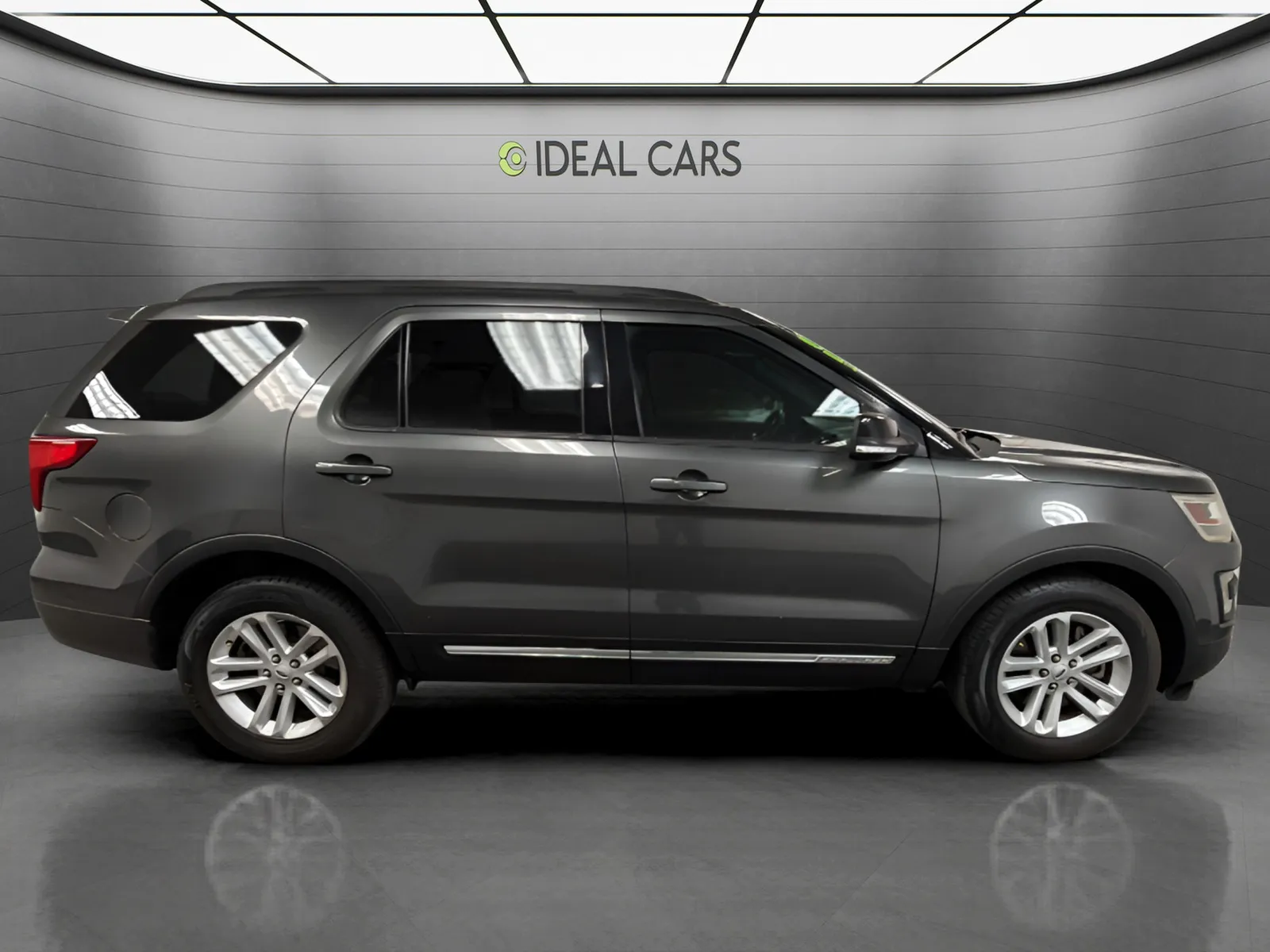 Ford Explorer photo 4