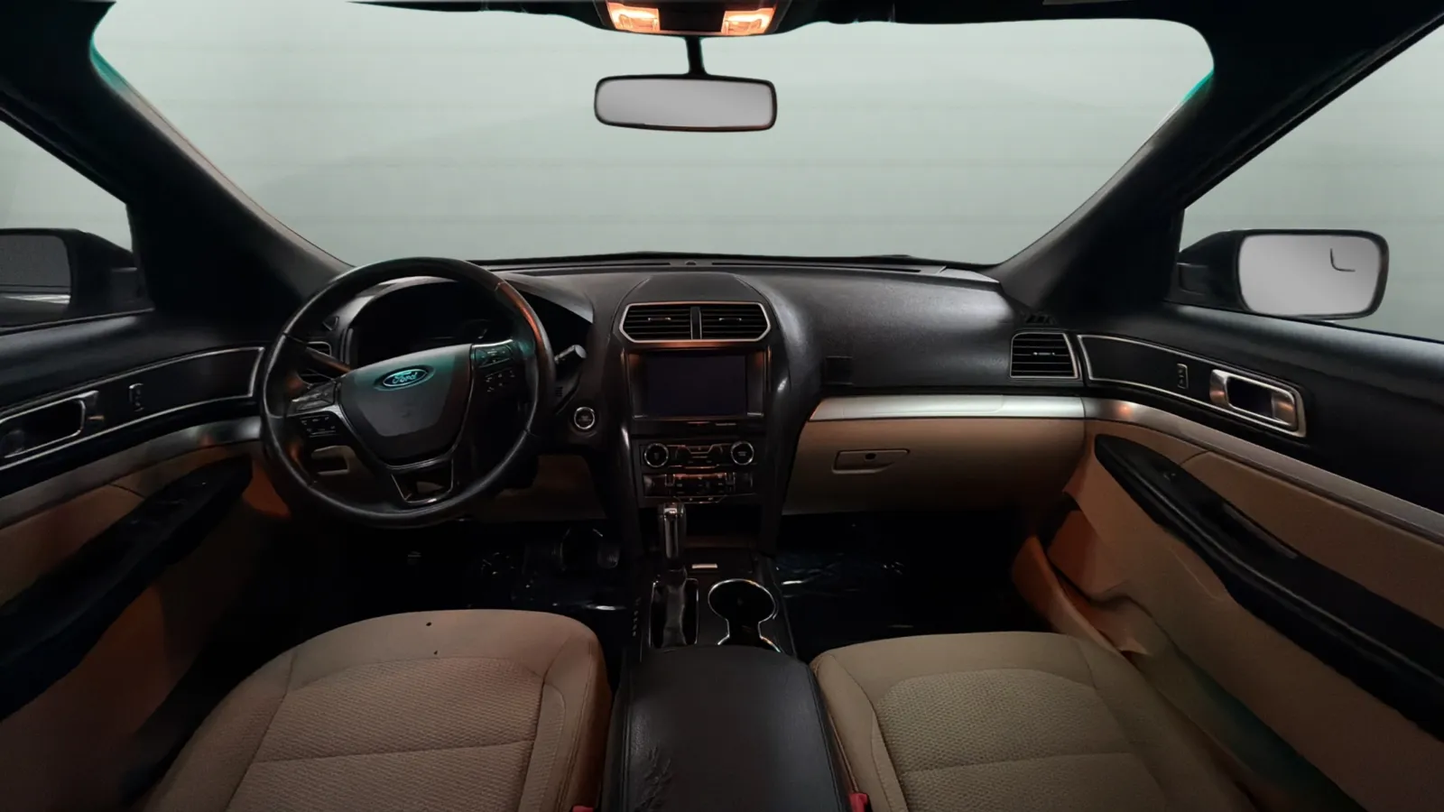 Ford Explorer photo 9