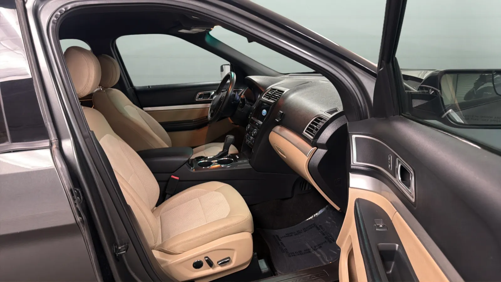 Ford Explorer photo 21