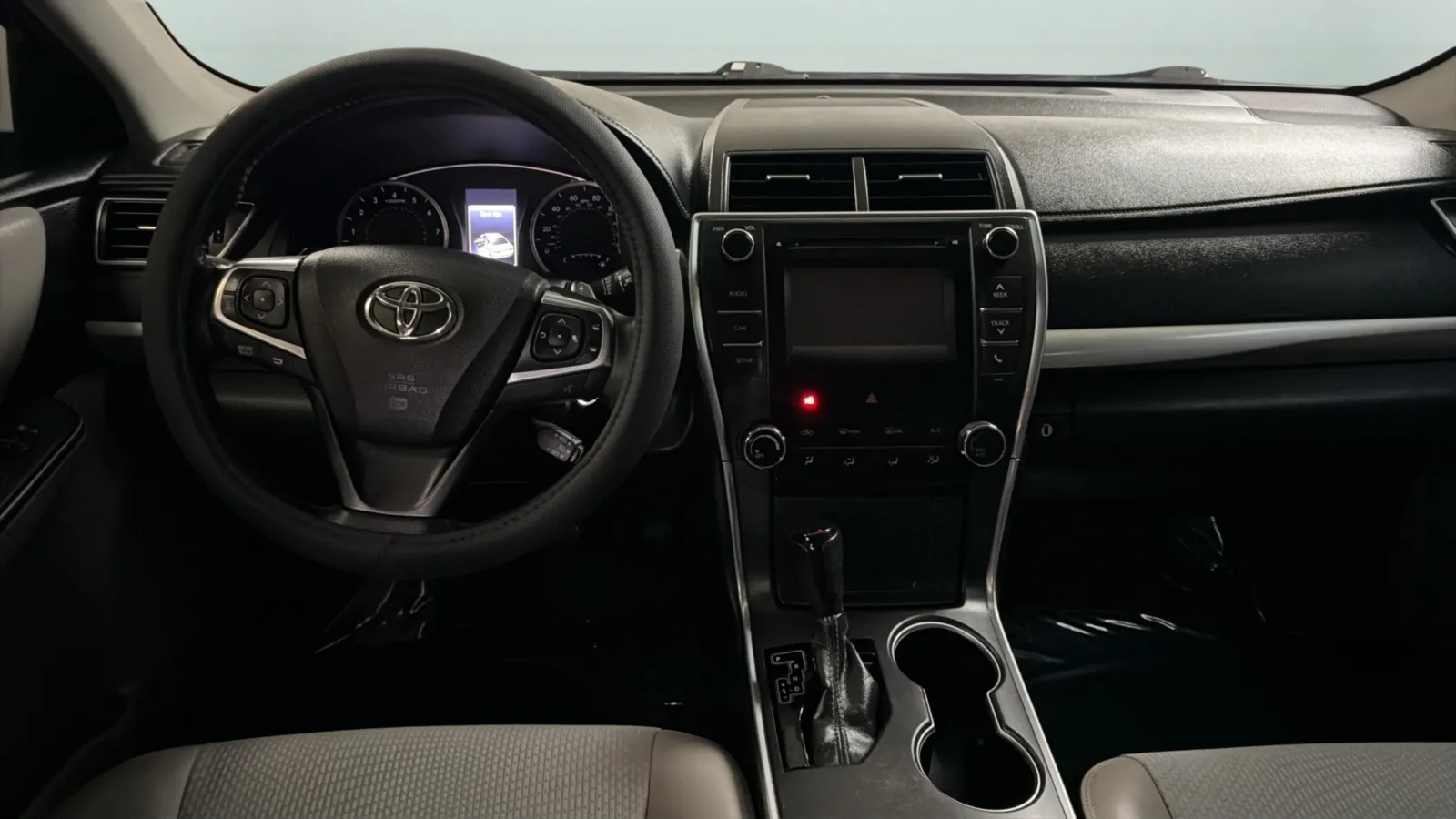 Toyota Camry photo 11