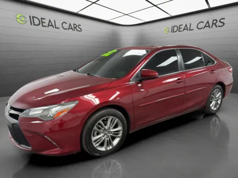 Red 2017 Toyota Camry SE for sale in Mesa, AZ