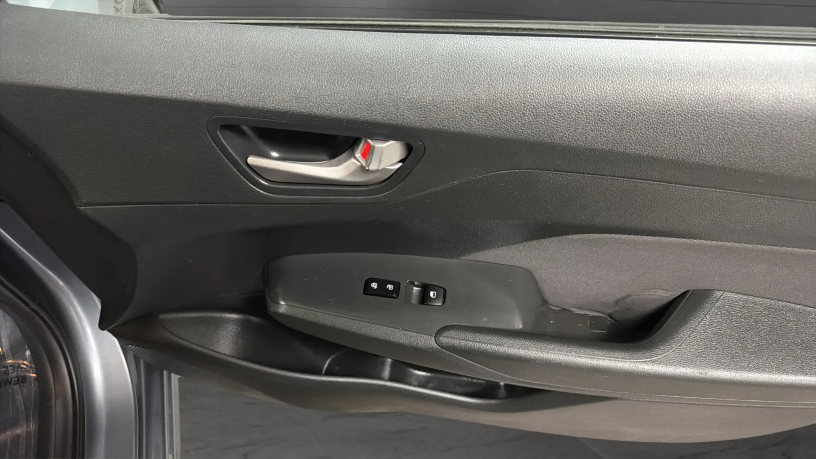 Hyundai Accent photo 17