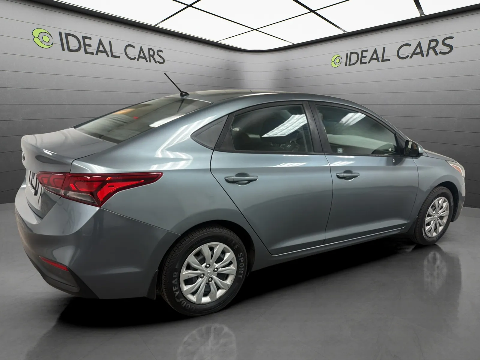 Hyundai Accent photo 5