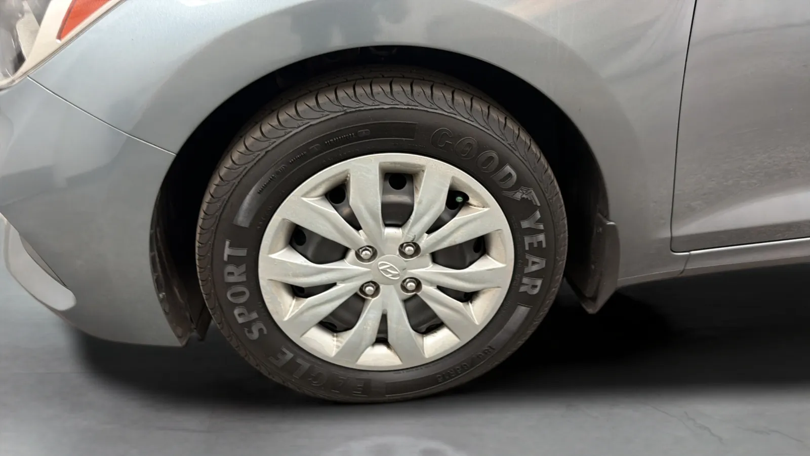 Hyundai Accent photo 28