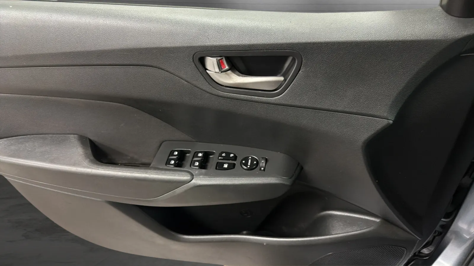 Hyundai Accent photo 16