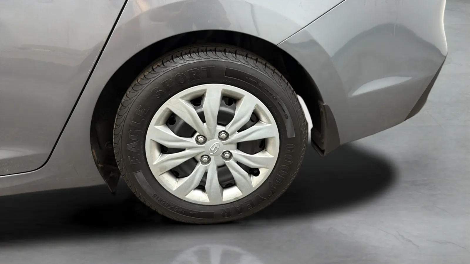 Hyundai Accent photo 27
