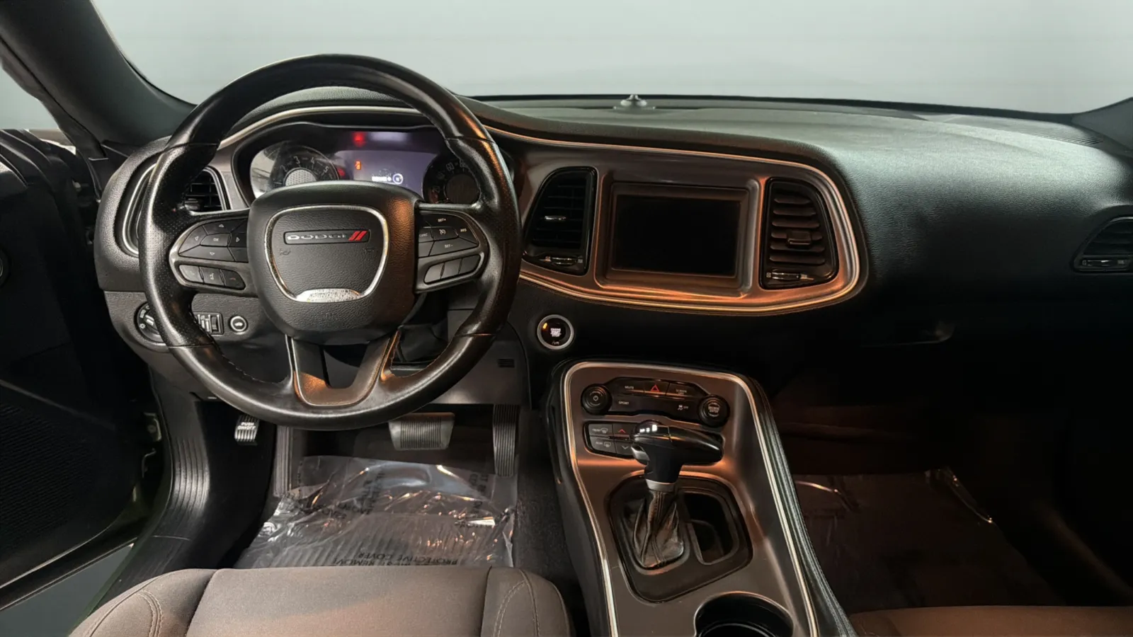 Dodge Challenger photo 10