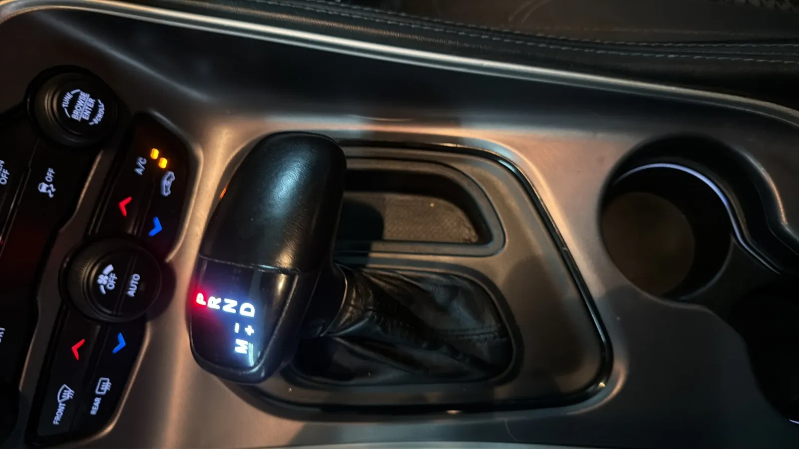 Dodge Challenger photo 12