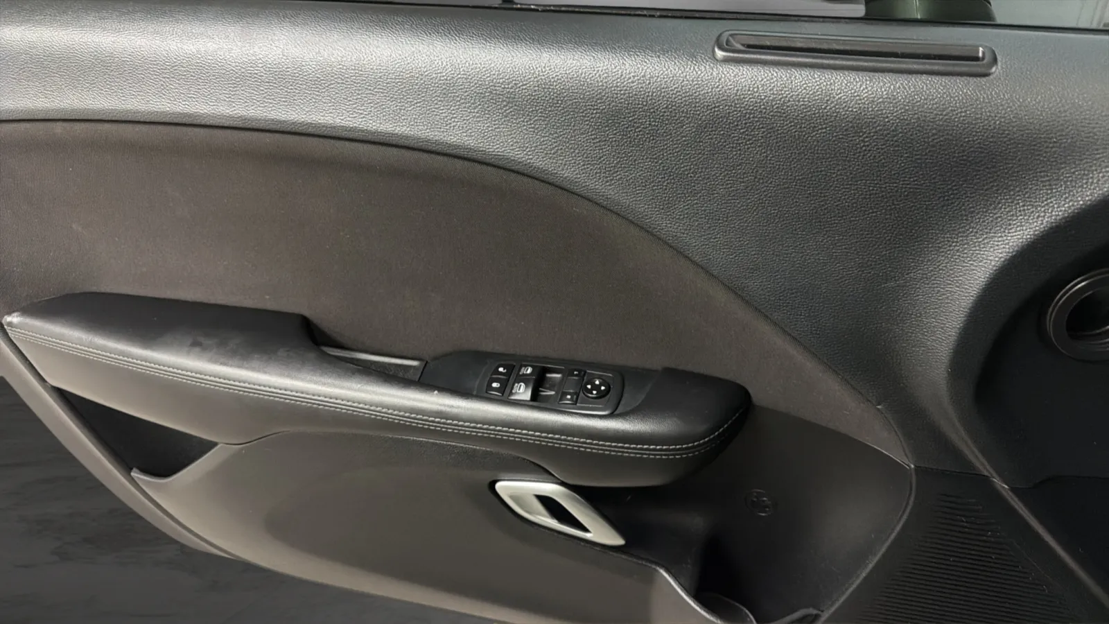 Dodge Challenger photo 17