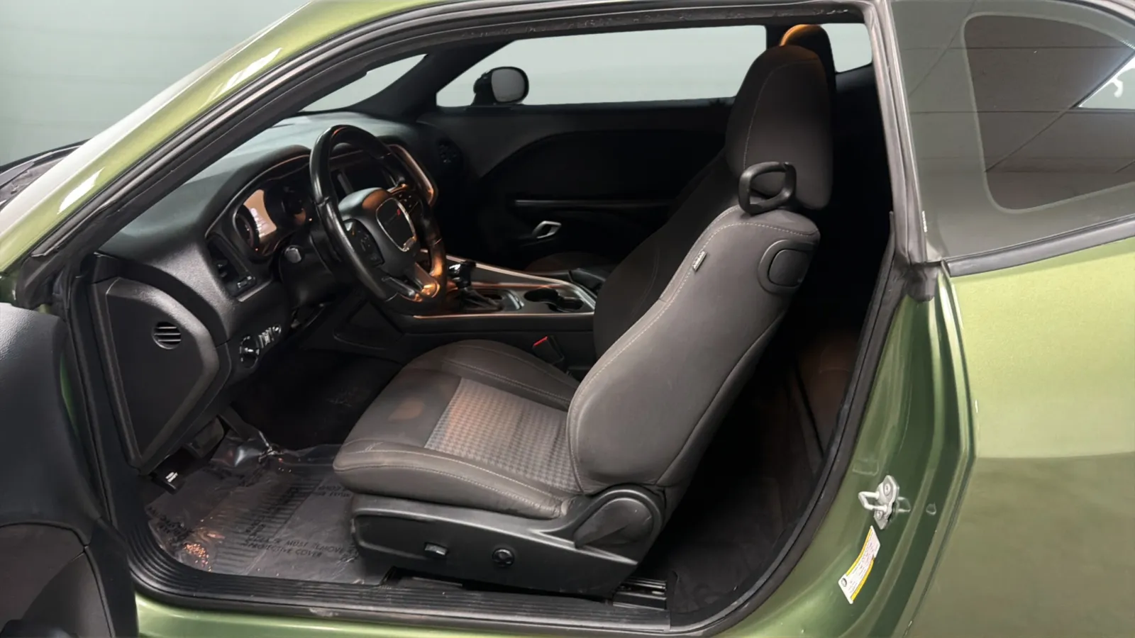 Dodge Challenger photo 21