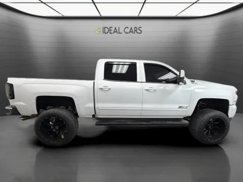 More photos of 2017 Chevrolet Silverado 1500 LT Z71 at Ideal Cars - Broadway, AZ