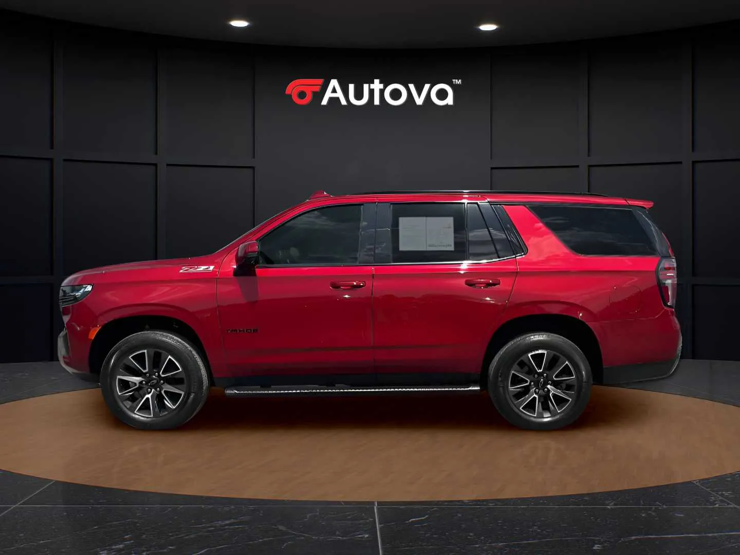 Chevrolet Tahoe photo 2
