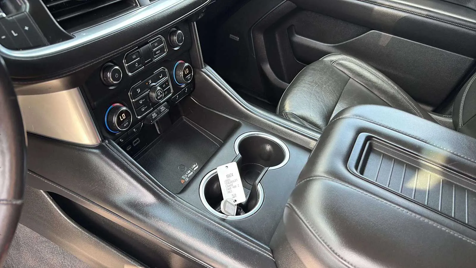Chevrolet Tahoe photo 14