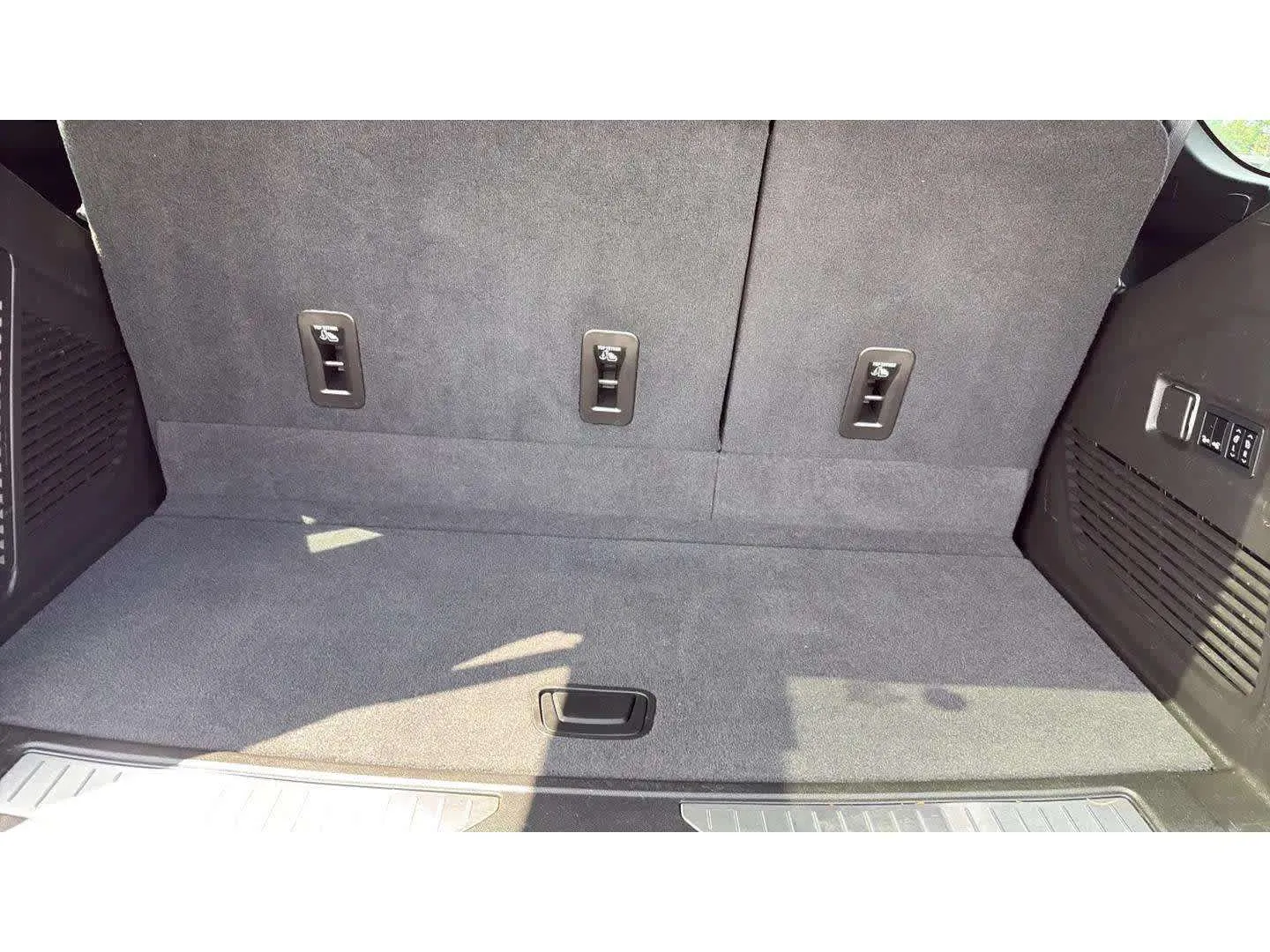Chevrolet Tahoe photo 20