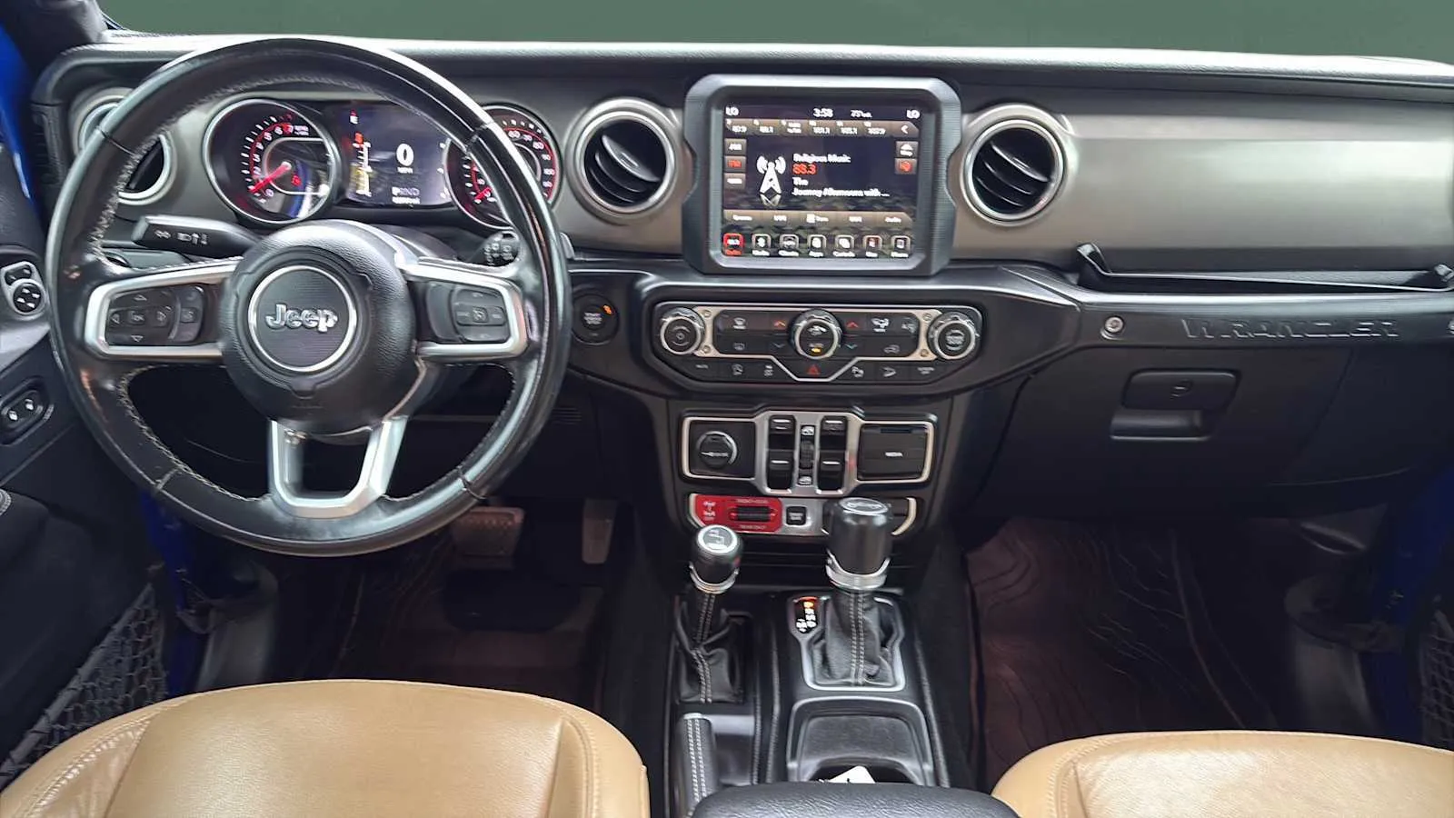 Jeep Wrangler photo 19