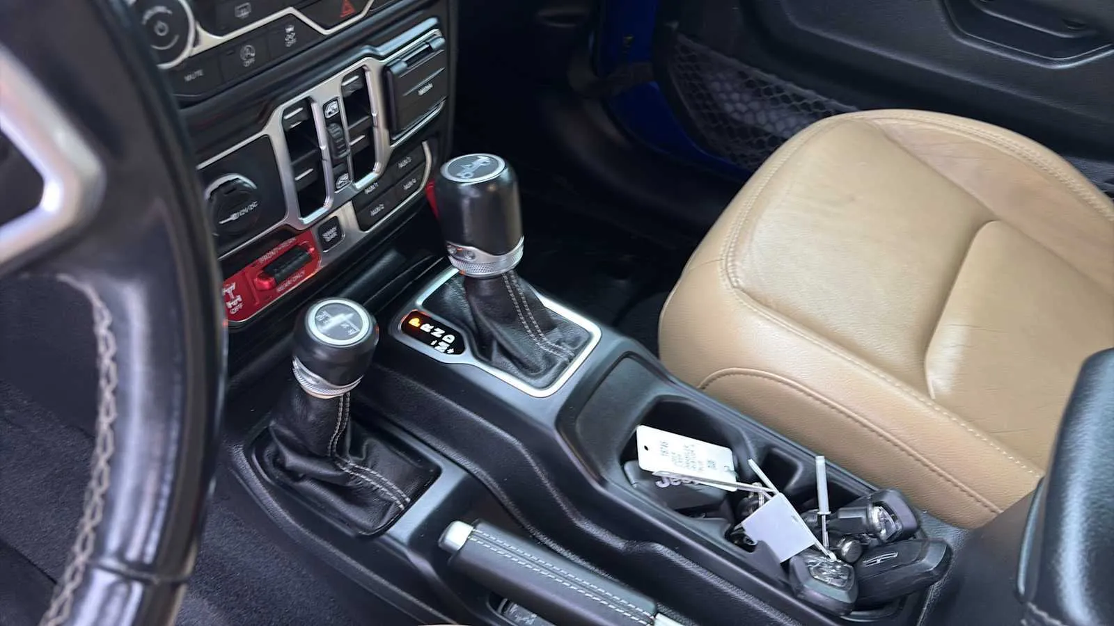 Jeep Wrangler photo 14