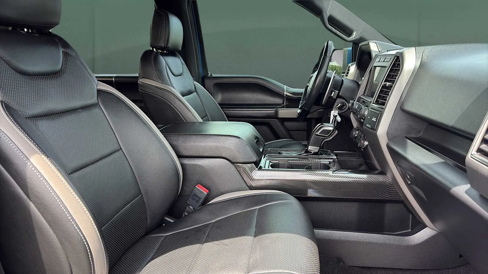 Ford F-150 photo 24