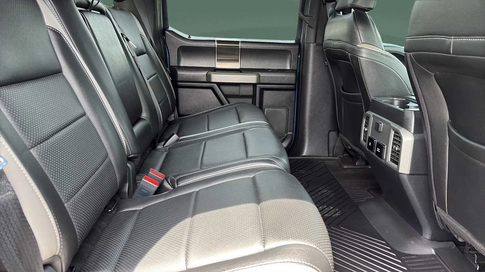 Ford F-150 photo 22