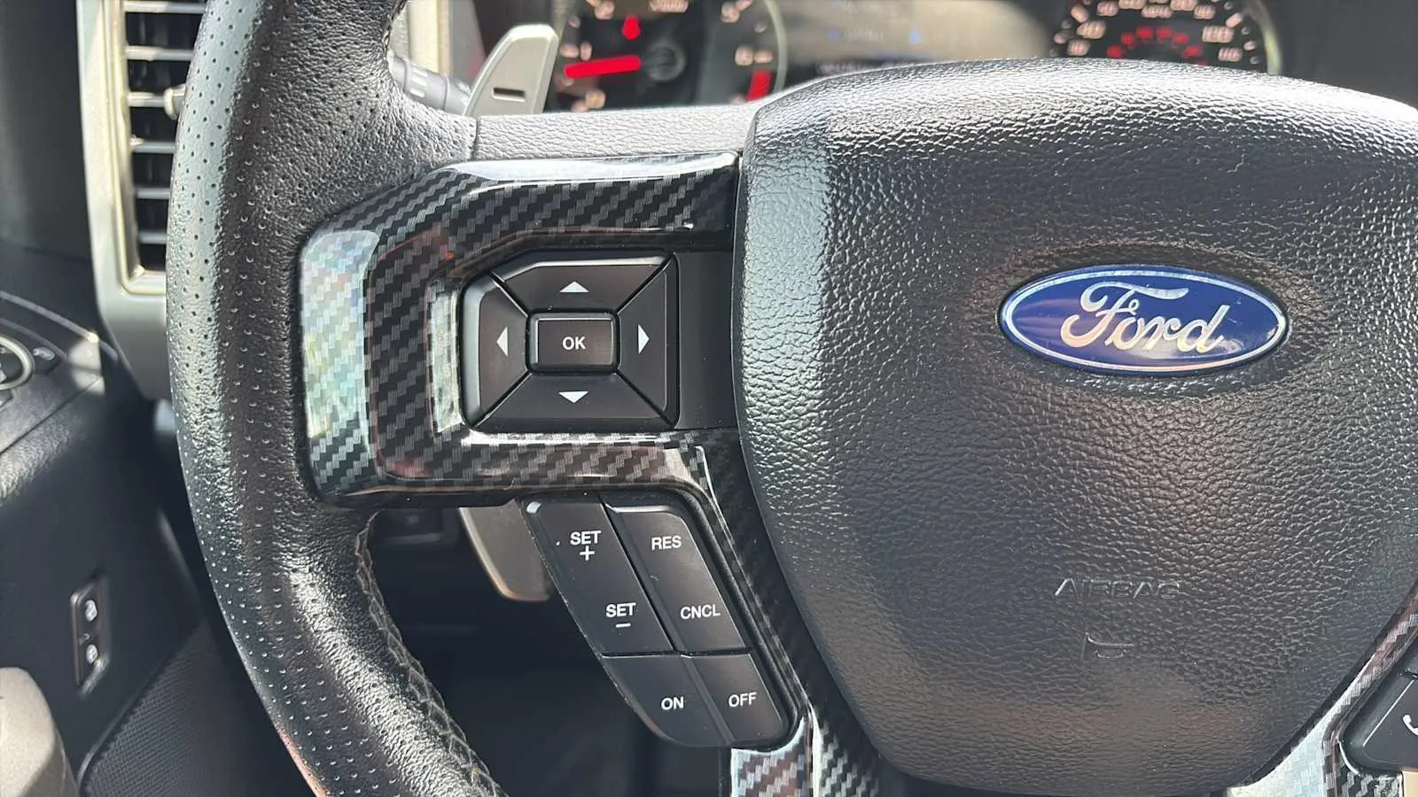 Ford F-150 photo 9