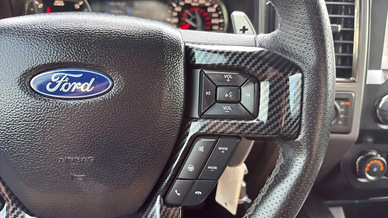 Ford F-150 photo 10