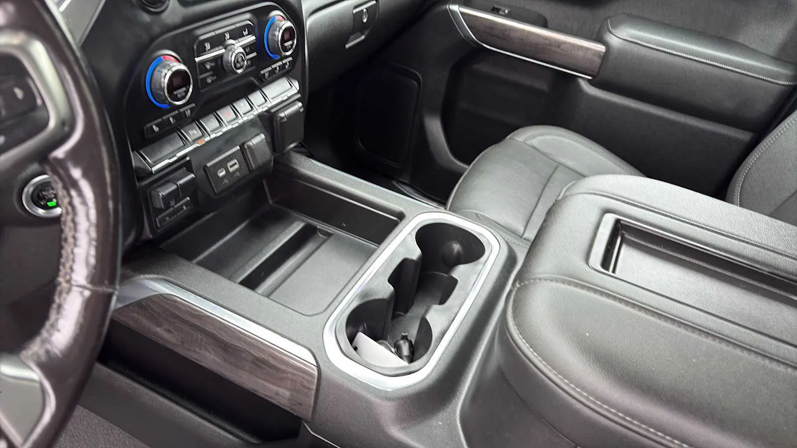 Chevrolet Silverado photo 14