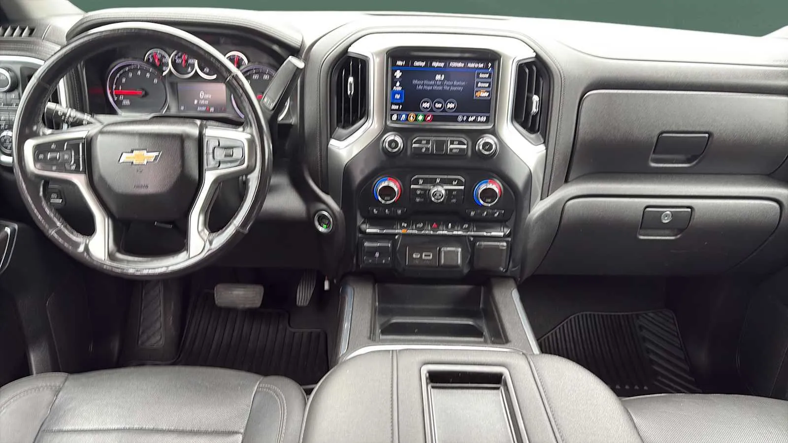 Chevrolet Silverado photo 18