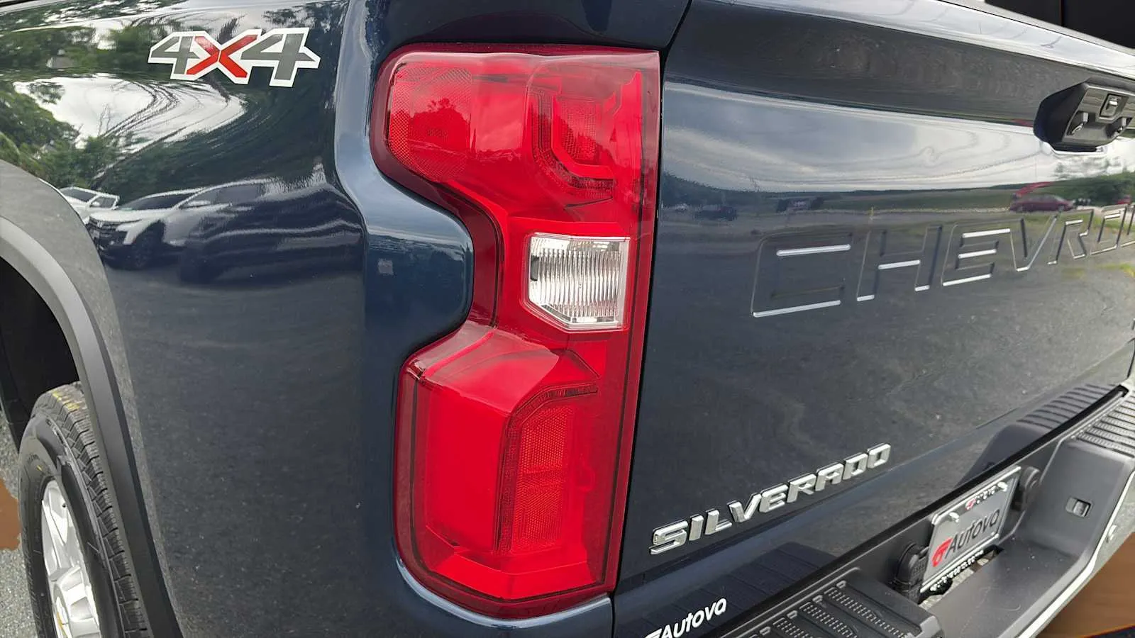 Chevrolet Silverado photo 27