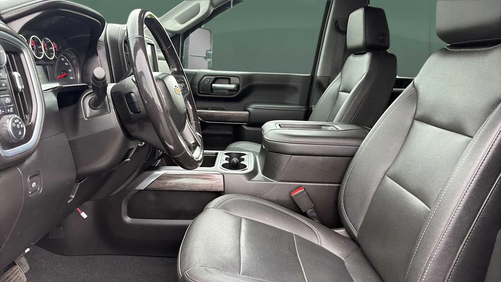Chevrolet Silverado photo 16