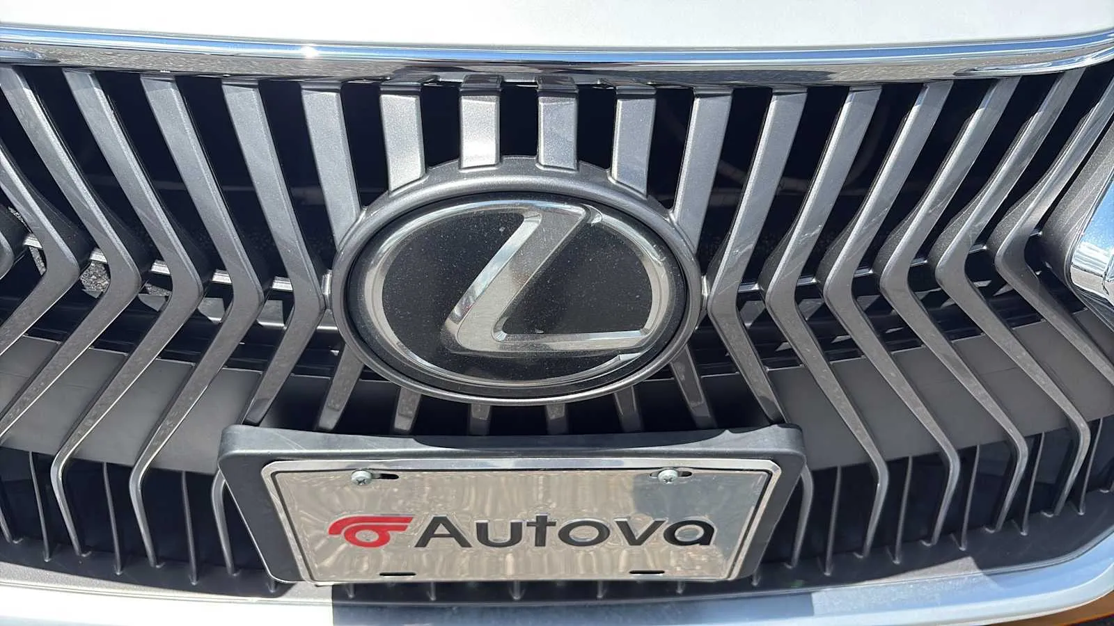 Lexus ES photo 10