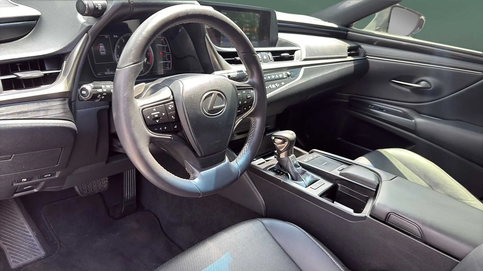 Lexus ES photo 18