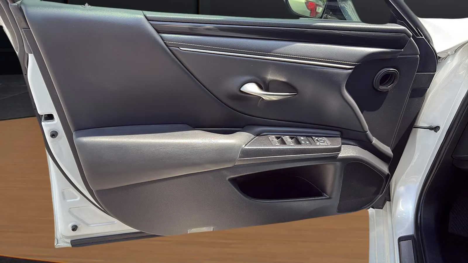 Lexus ES photo 21