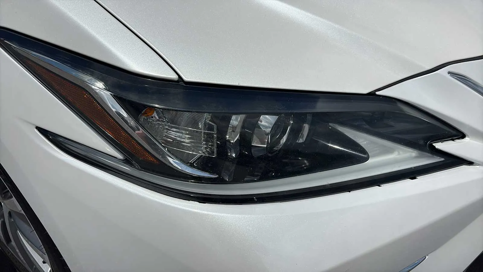 Lexus ES photo 9