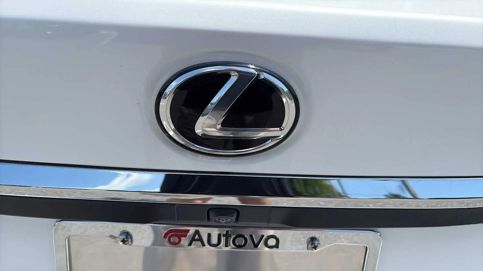 Lexus ES photo 12
