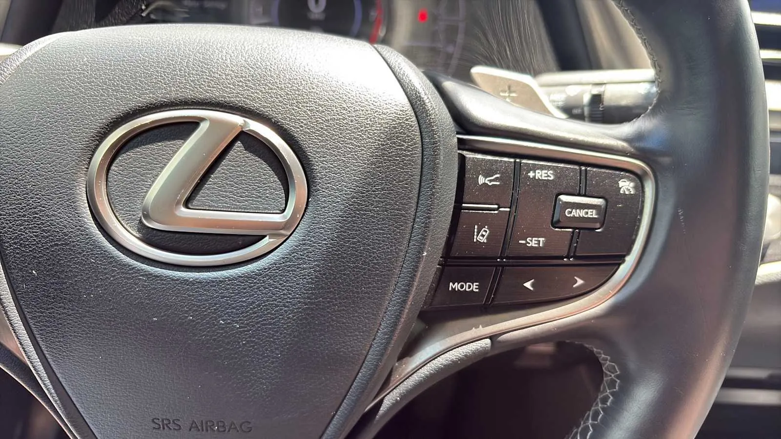 Lexus ES photo 15