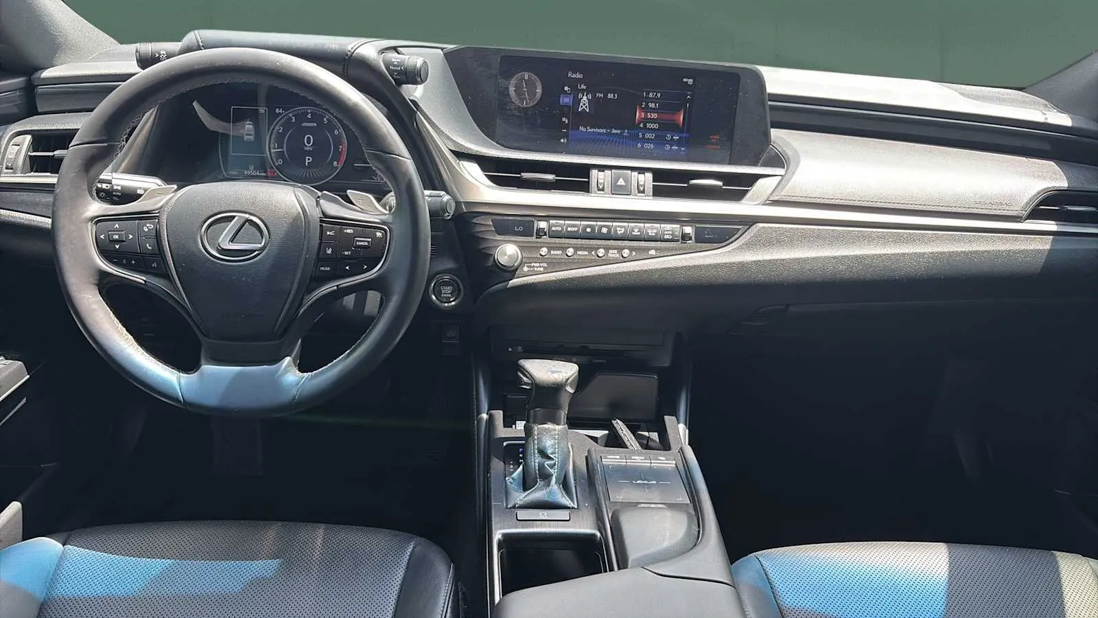 Lexus ES photo 24