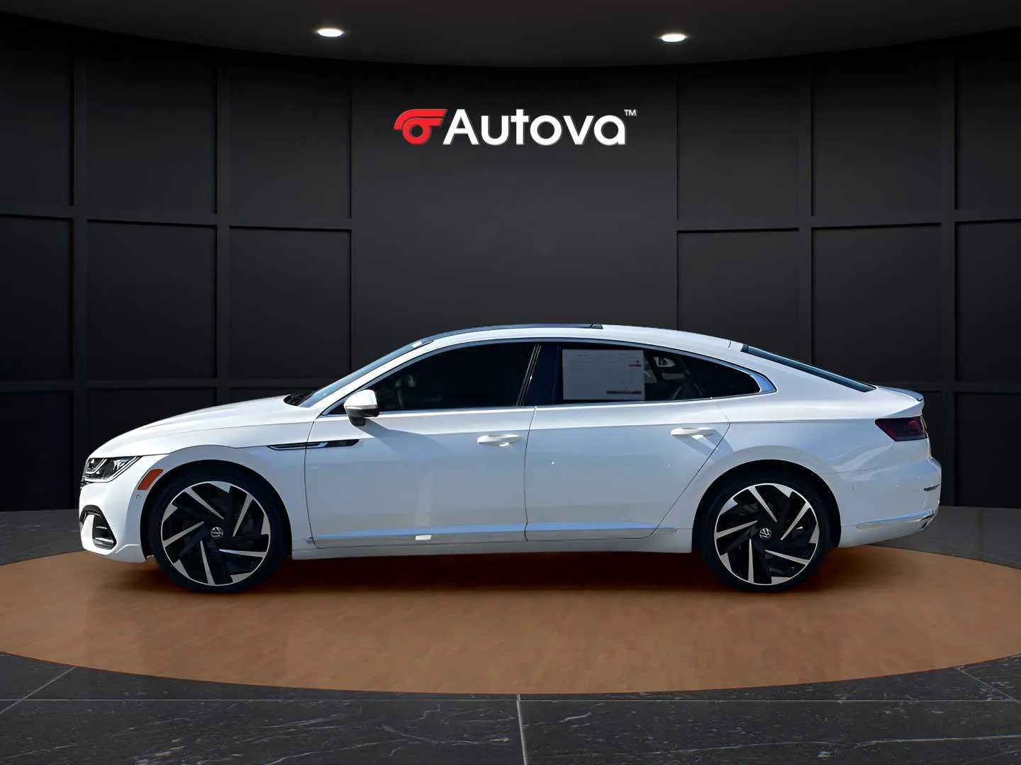 Volkswagen Arteon photo 2
