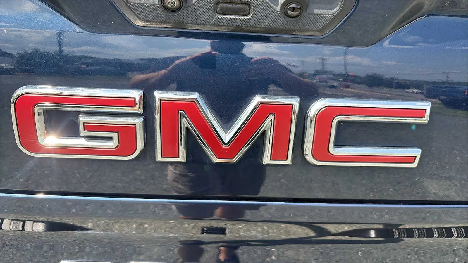 GMC Sierra photo 12