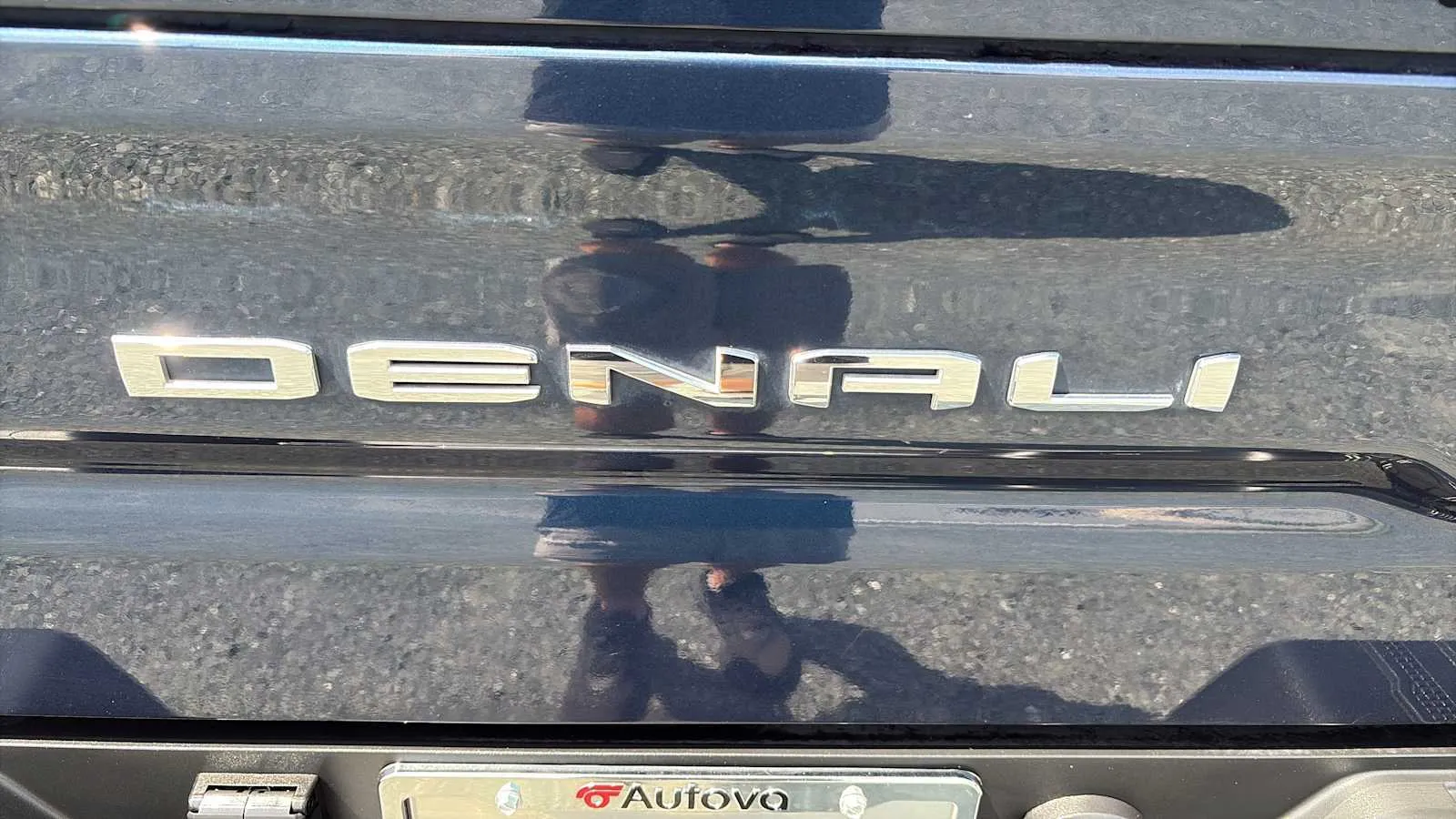 GMC Sierra photo 13