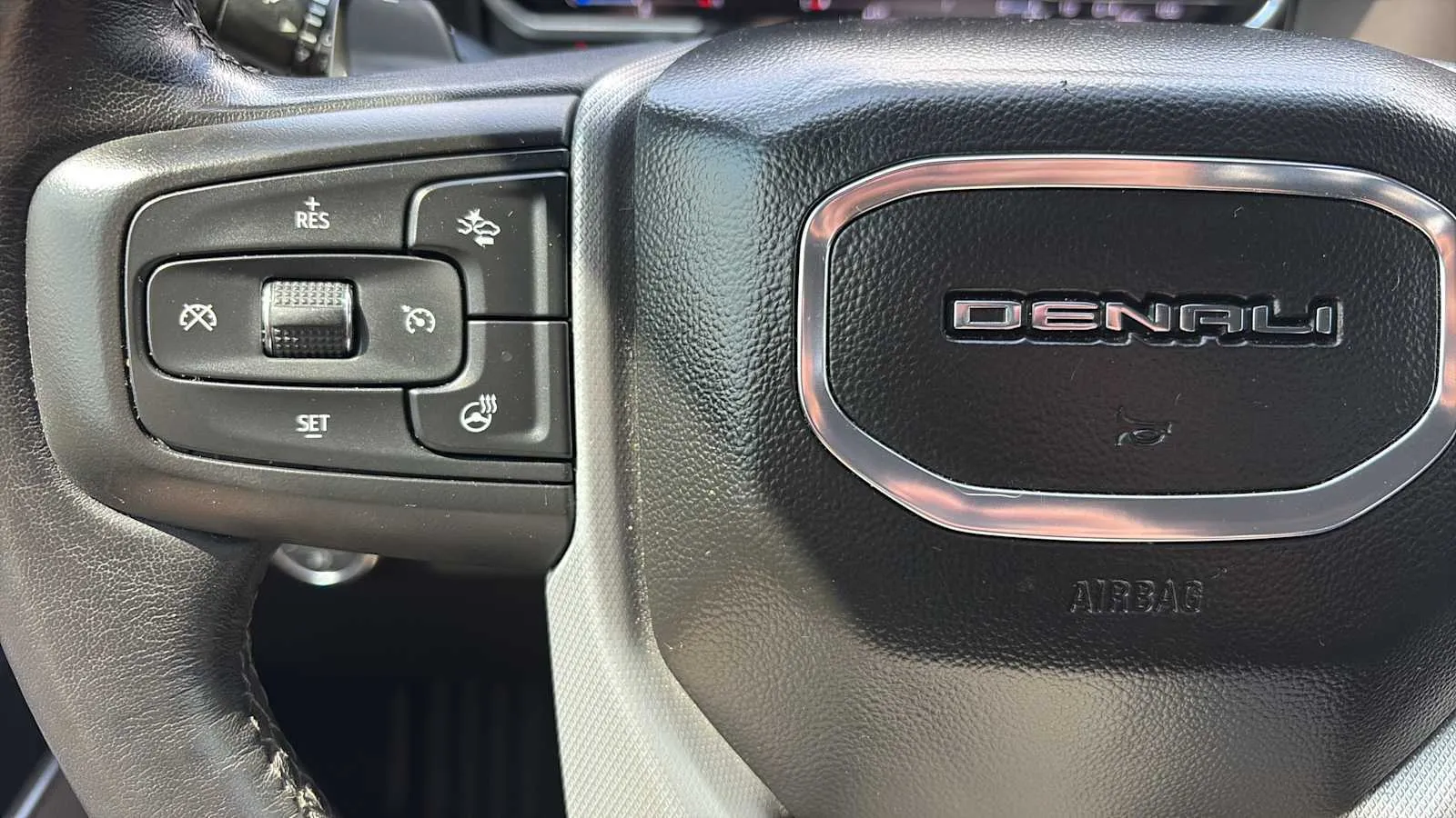 GMC Sierra photo 14