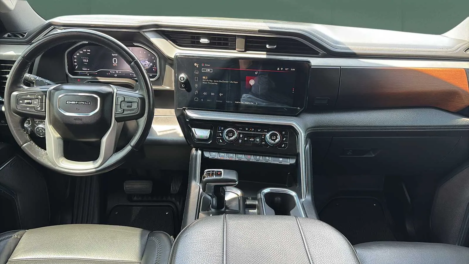 GMC Sierra photo 24