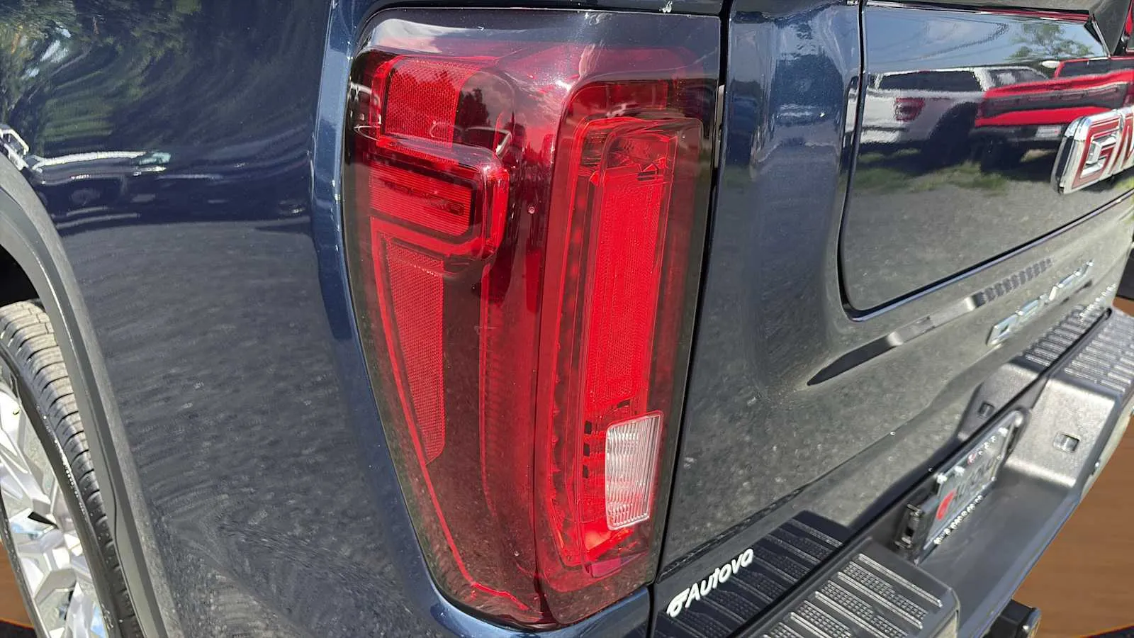 GMC Sierra photo 11