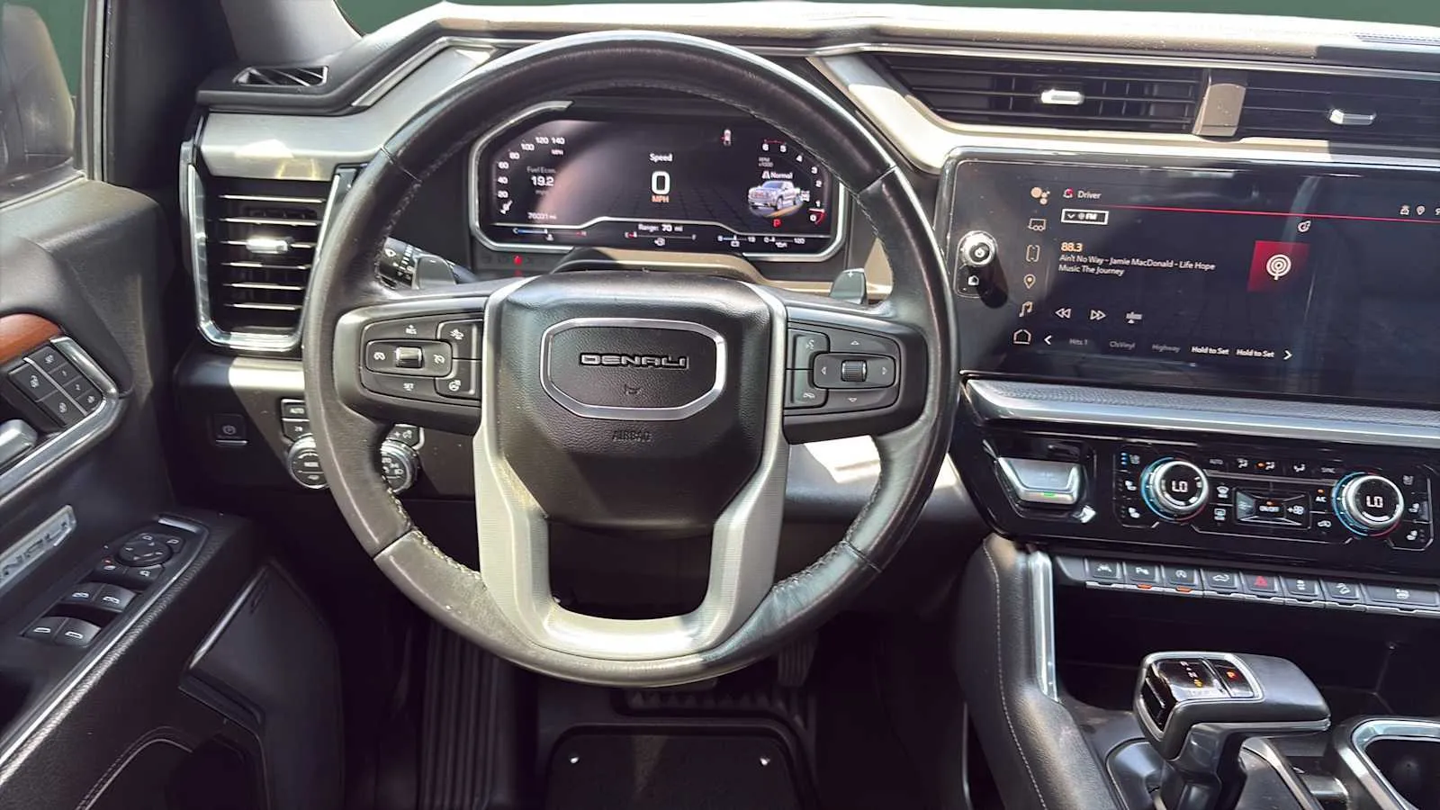 GMC Sierra photo 25