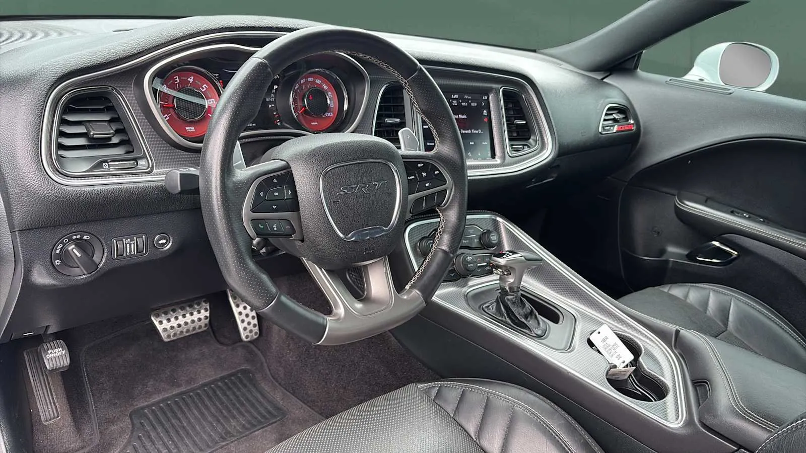 Dodge Challenger photo 18