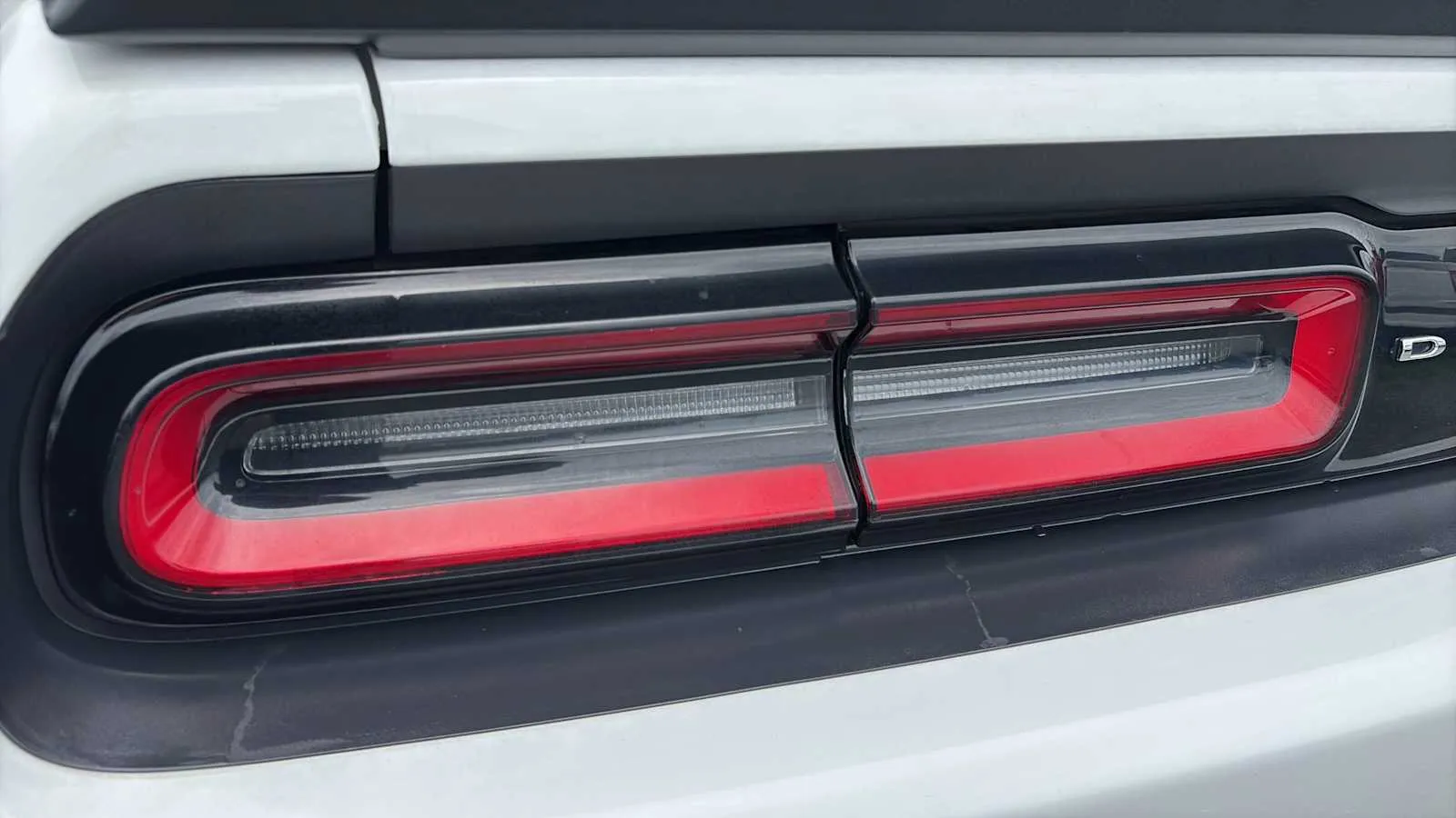 Dodge Challenger photo 11