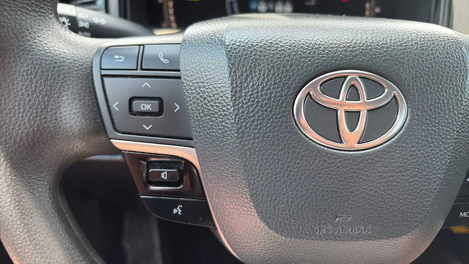 Toyota Camry photo 9